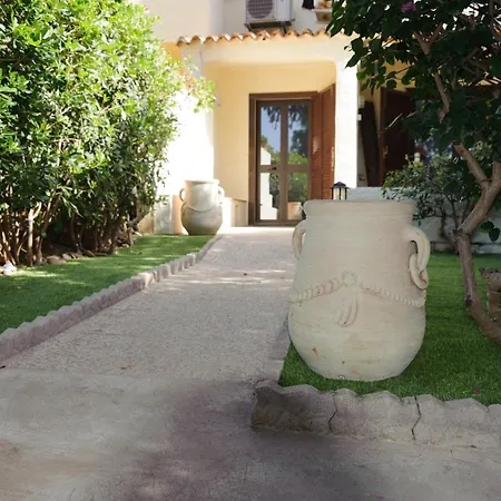 Del Brigante, 200m From The Beach, 80m², 2 Bedrooms, 4-5 Persons Semesterbostad Capitana