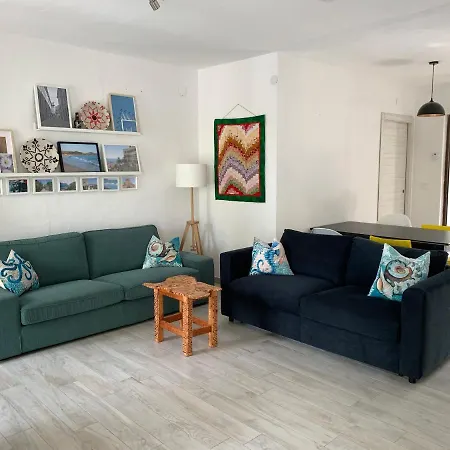 Del Brigante, 200m From The Beach, 80m², 2 Bedrooms, 4-5 Persons Capitana